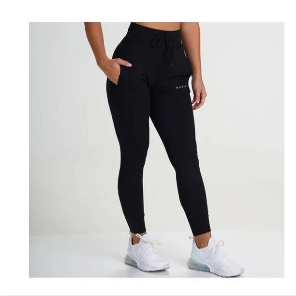 NVGTN joggers xs